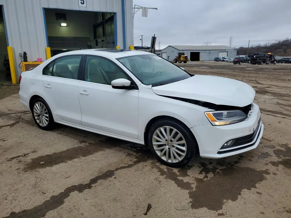 2015 VOLKSWAGEN JETTA SE  