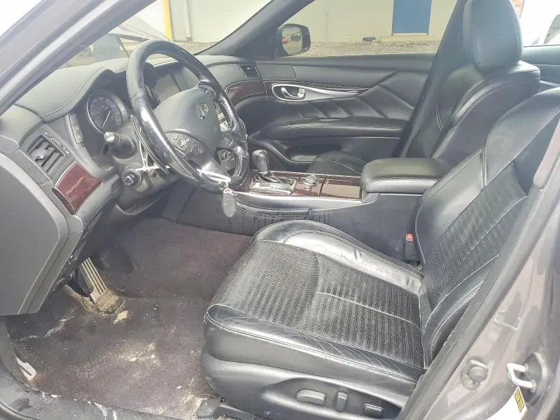 2015 INFINITI Q70 3.7  