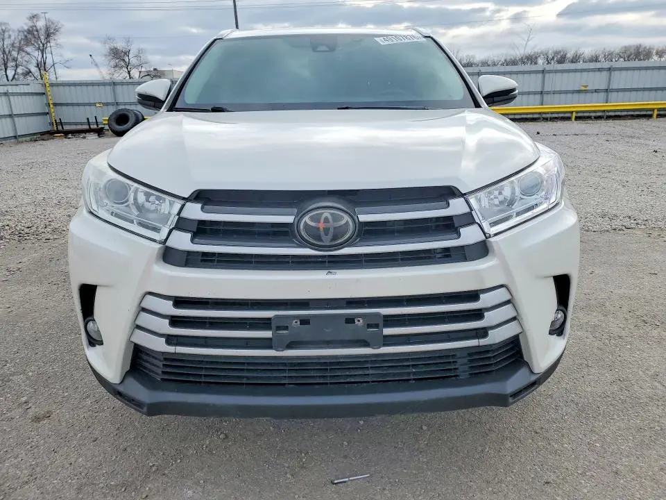 2018 TOYOTA HIGHLANDER XLE  