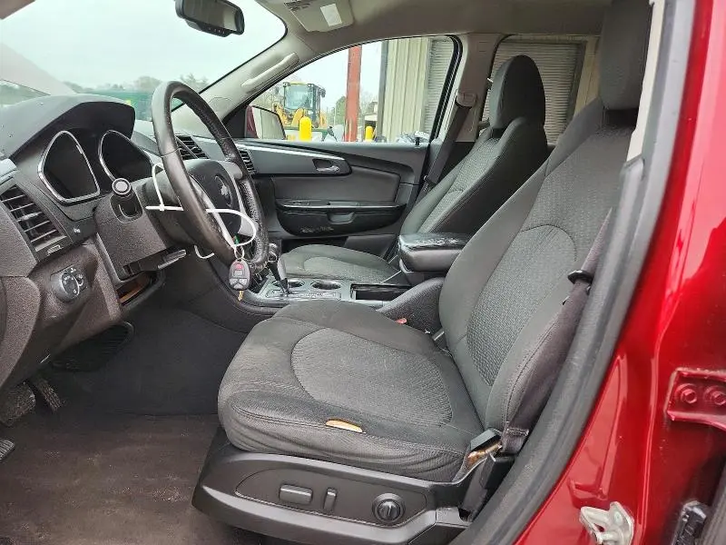 2010 CHEVROLET TRAVERSE LT  