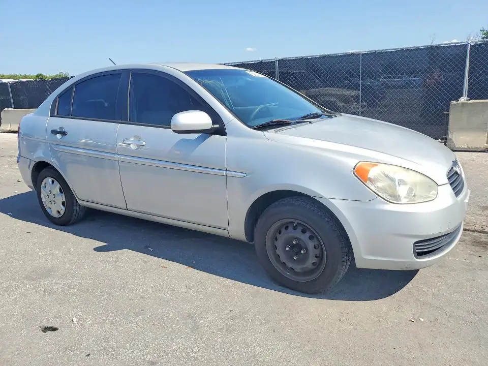 2010 HYUNDAI ACCENT GLS  