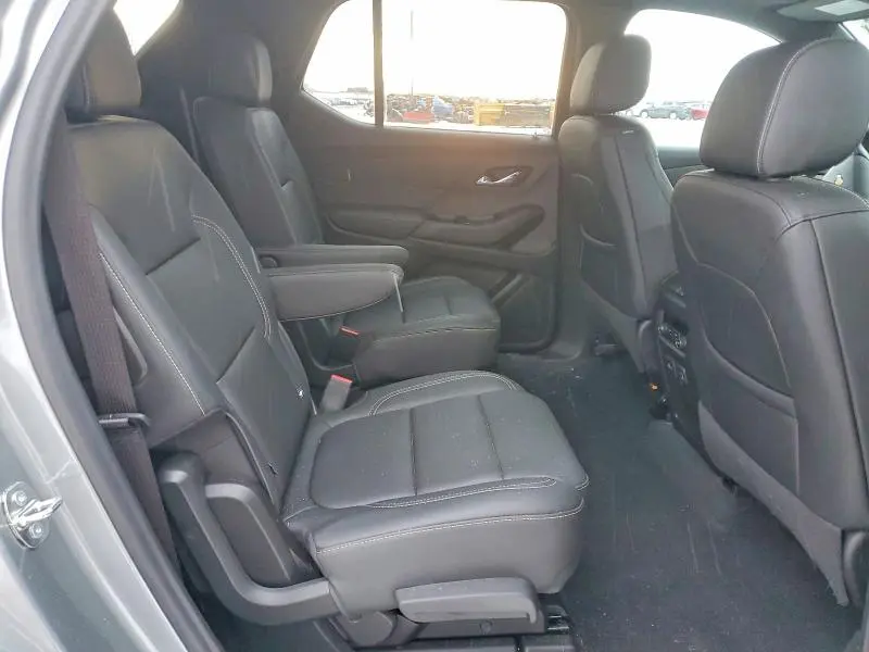 2023 CHEVROLET TRAVERSE LT  