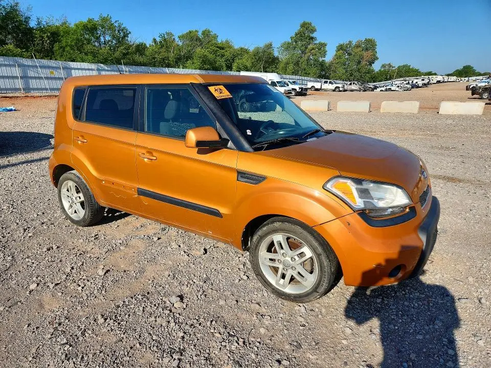 2011 KIA SOUL +  