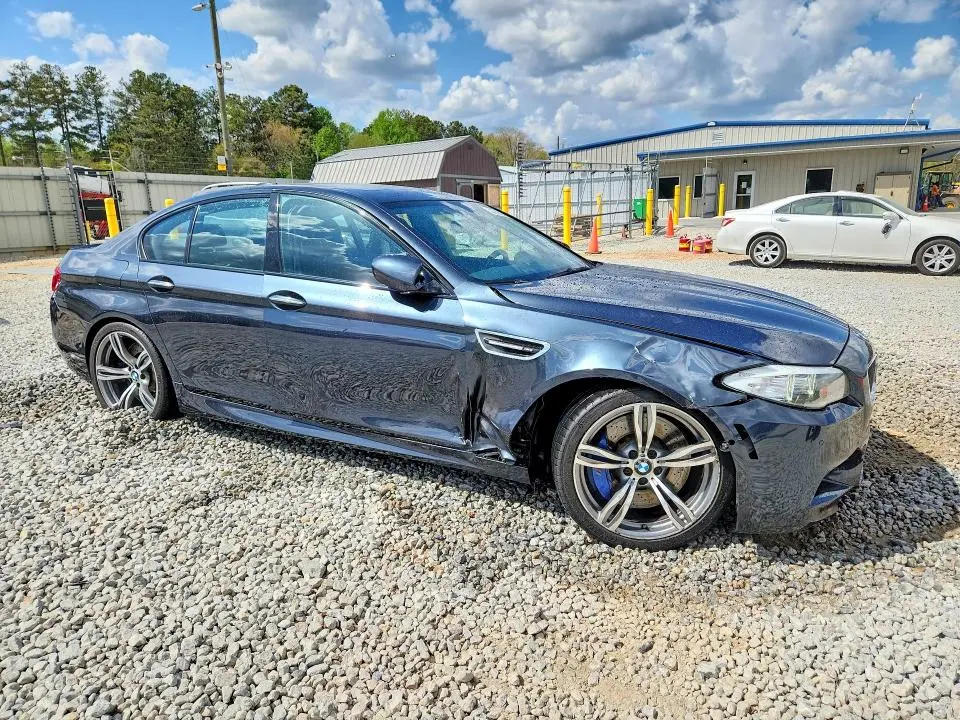 2013 BMW M5   