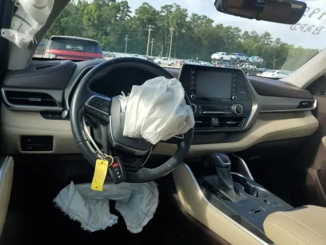 2020 TOYOTA HIGHLANDER XLE  