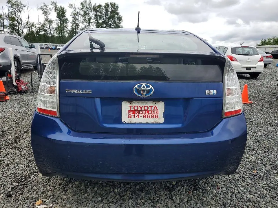 2010 TOYOTA PRIUS III  