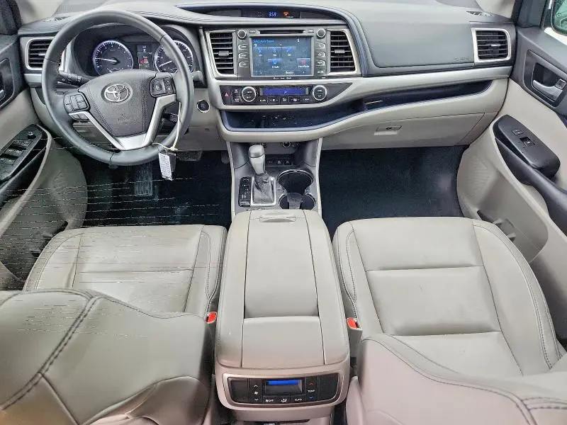 2016 TOYOTA HIGHLANDER XLE  