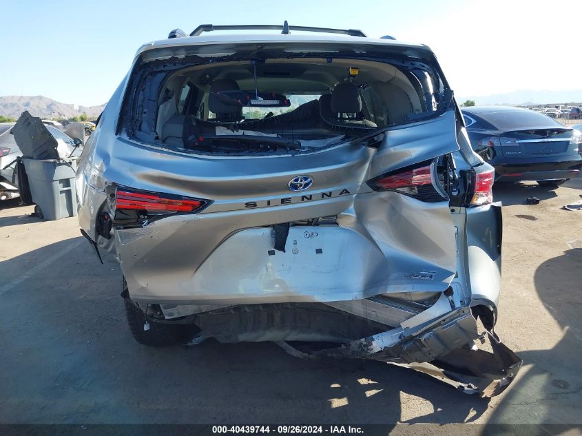 2022 TOYOTA SIENNA LE