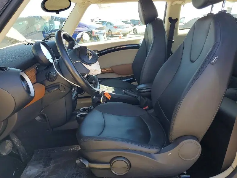 2012 MINI COOPER   