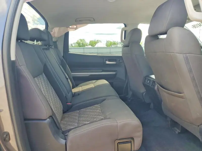 2018 TOYOTA TUNDRA CREWMAX SR5  