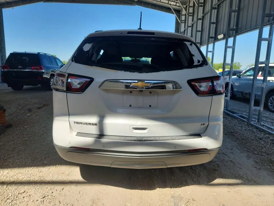 2017 CHEVROLET TRAVERSE LT  