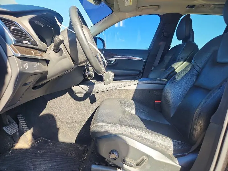 2016 VOLVO XC90 T6  