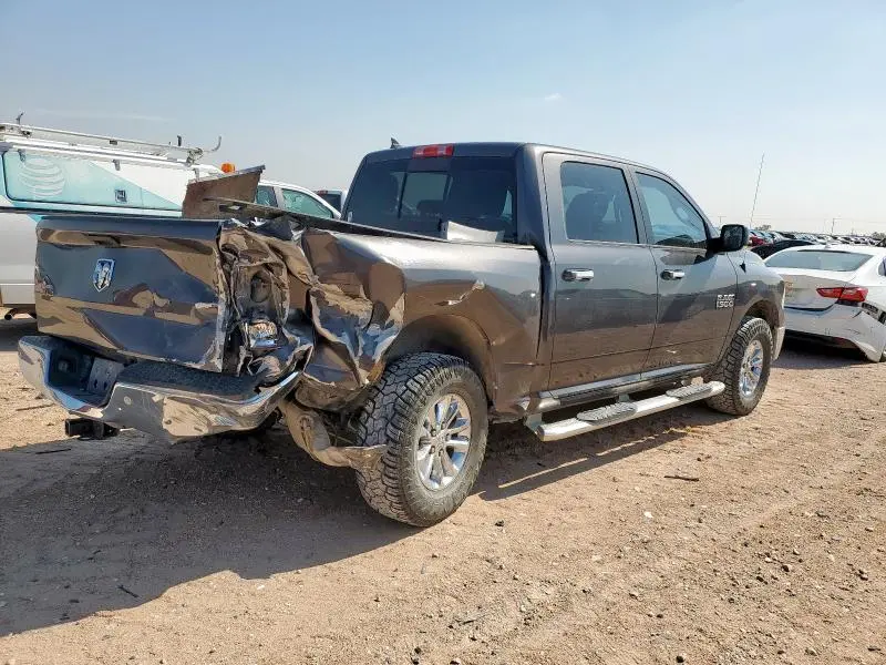 2016 RAM 1500 SLT  