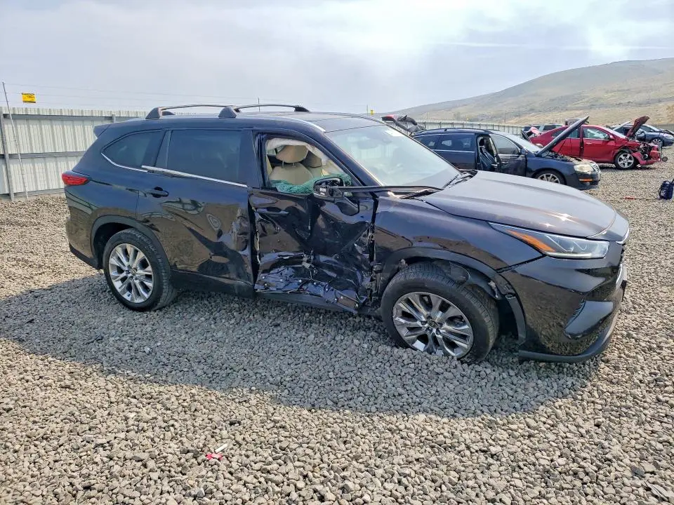 2022 TOYOTA HIGHLANDER LIMITED  