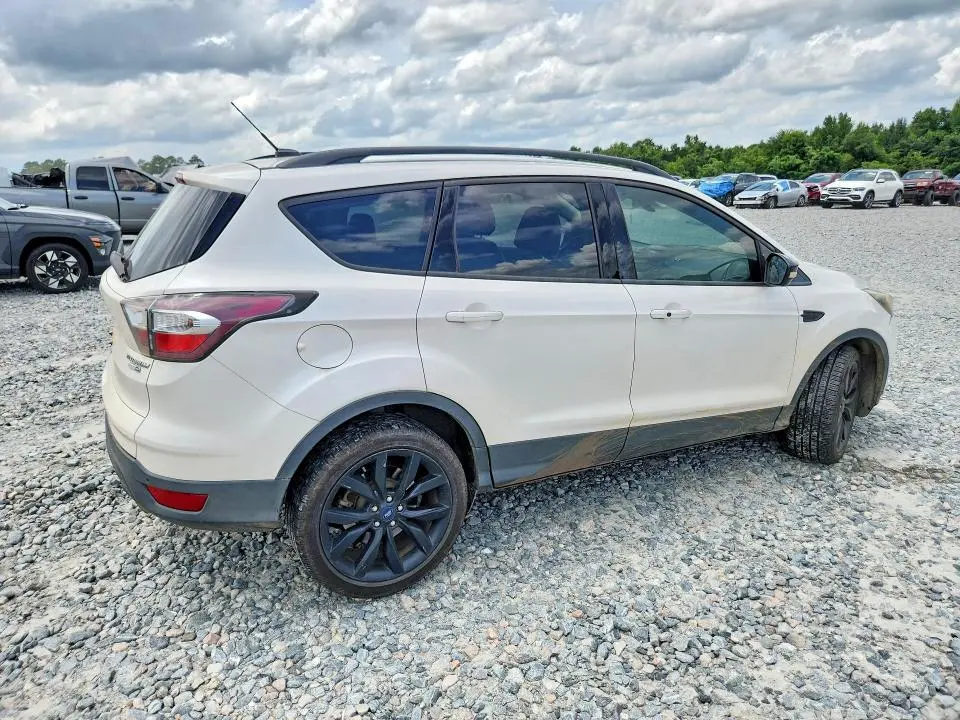 2017 FORD ESCAPE TITANIUM  