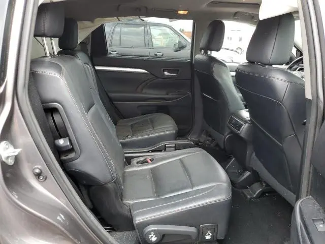 2015 TOYOTA HIGHLANDER XLE  