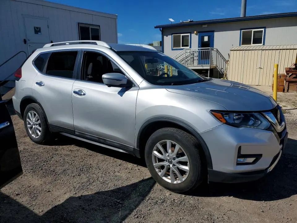 2018 NISSAN ROGUE SV  