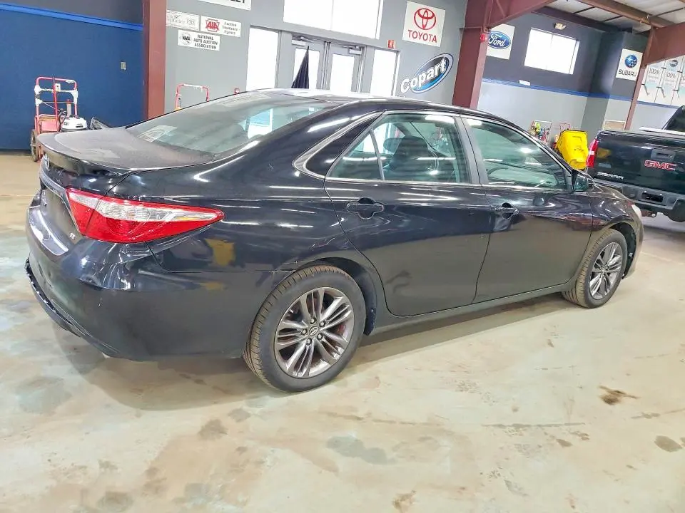 2017 TOYOTA CAMRY SE  