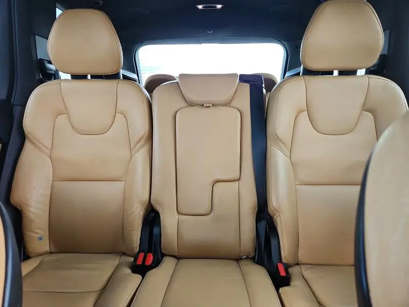 2017 VOLVO XC90 T6  