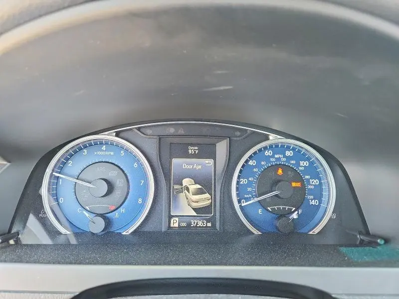 2017 TOYOTA CAMRY XLE  