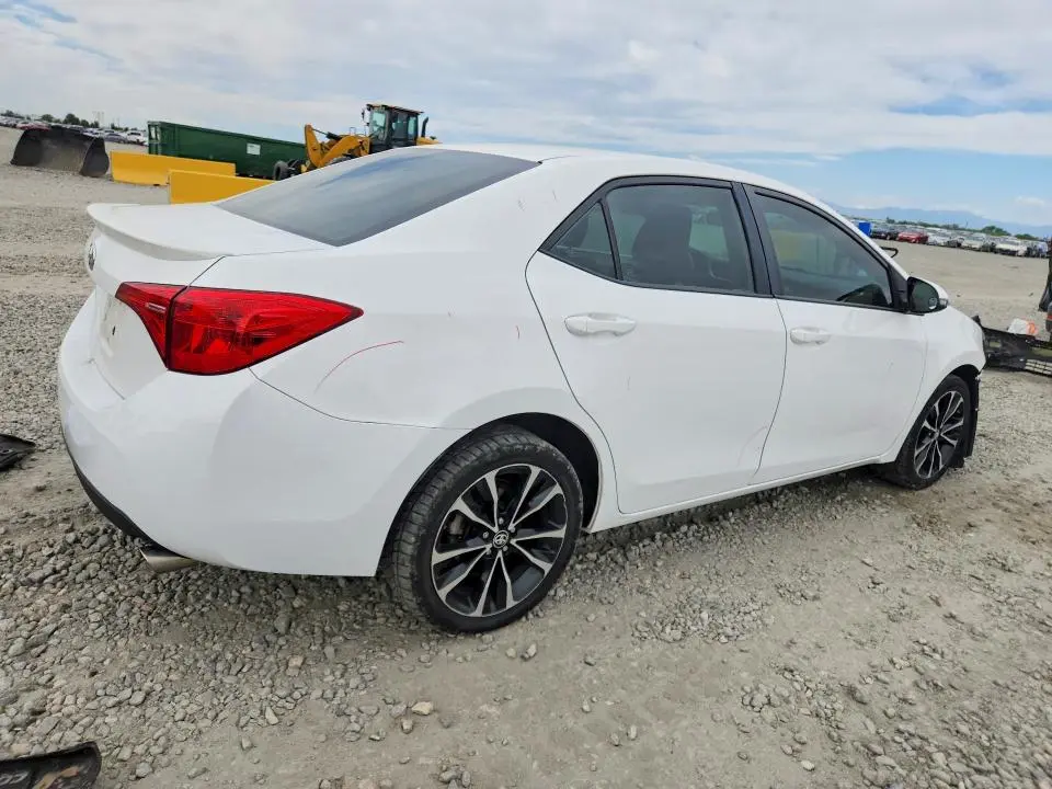2019 TOYOTA COROLLA SE  