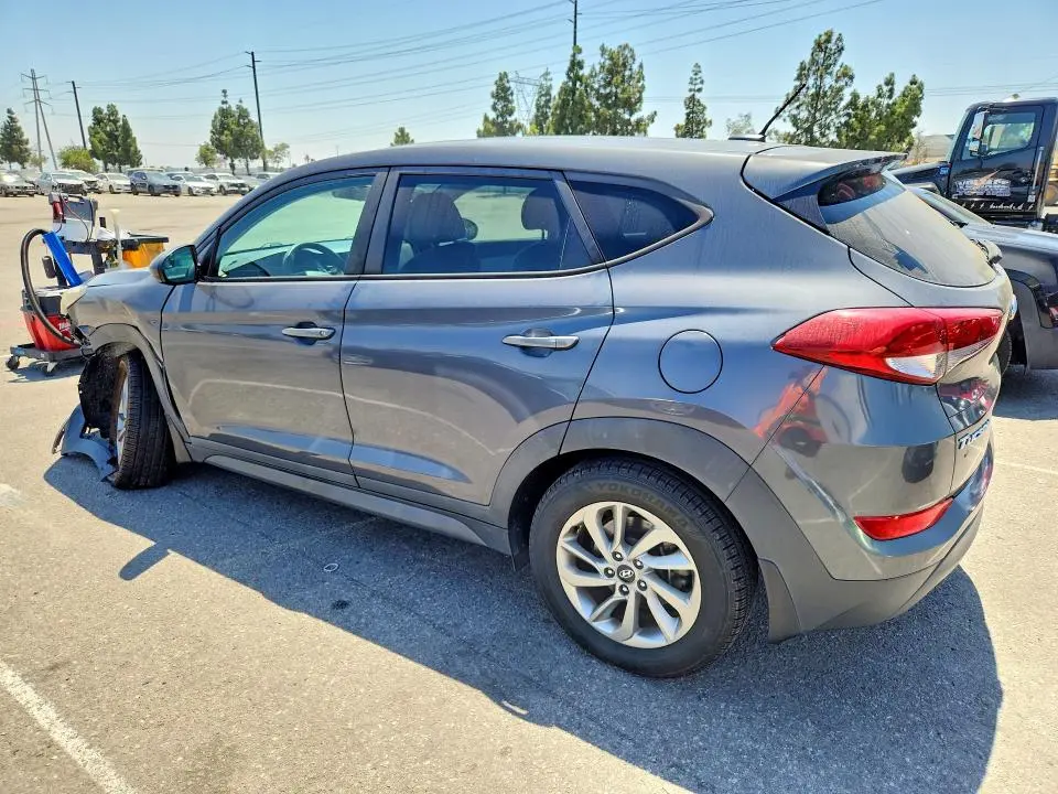 2017 HYUNDAI TUCSON SE  