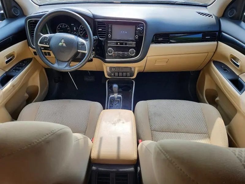 2019 MITSUBISHI OUTLANDER SE  