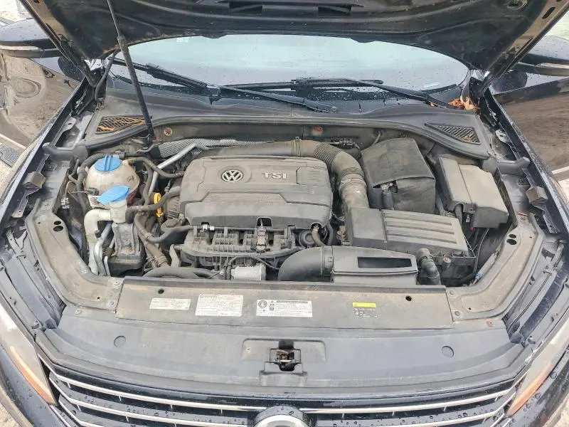2017 VOLKSWAGEN PASSAT SE  