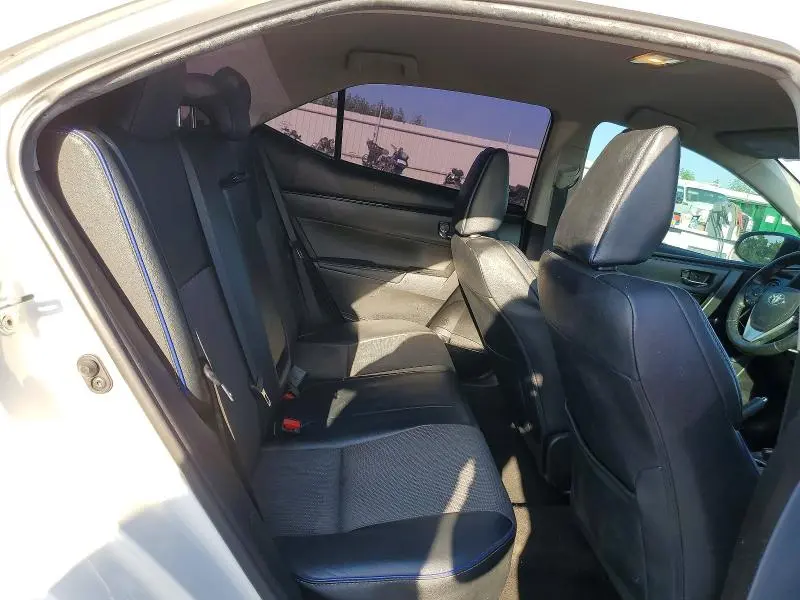 2017 TOYOTA COROLLA SE  