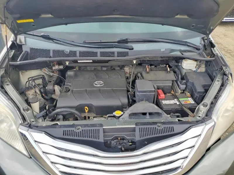 2011 TOYOTA SIENNA LIMITED 7-PASSENGER  