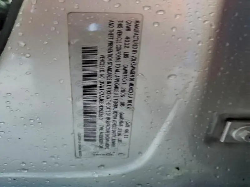 2011 VOLKSWAGEN JETTA BASE  
