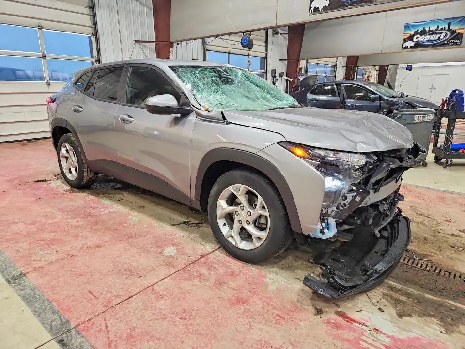 2024 CHEVROLET TRAX LS  