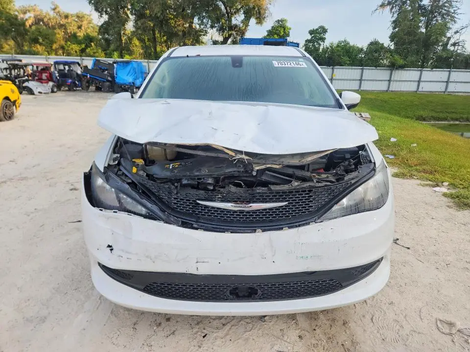 2022 CHRYSLER VOYAGER LX  