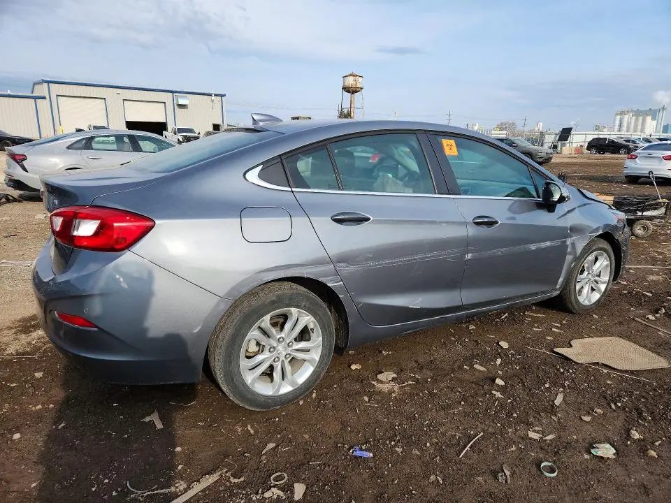 2019 CHEVROLET CRUZE LT  