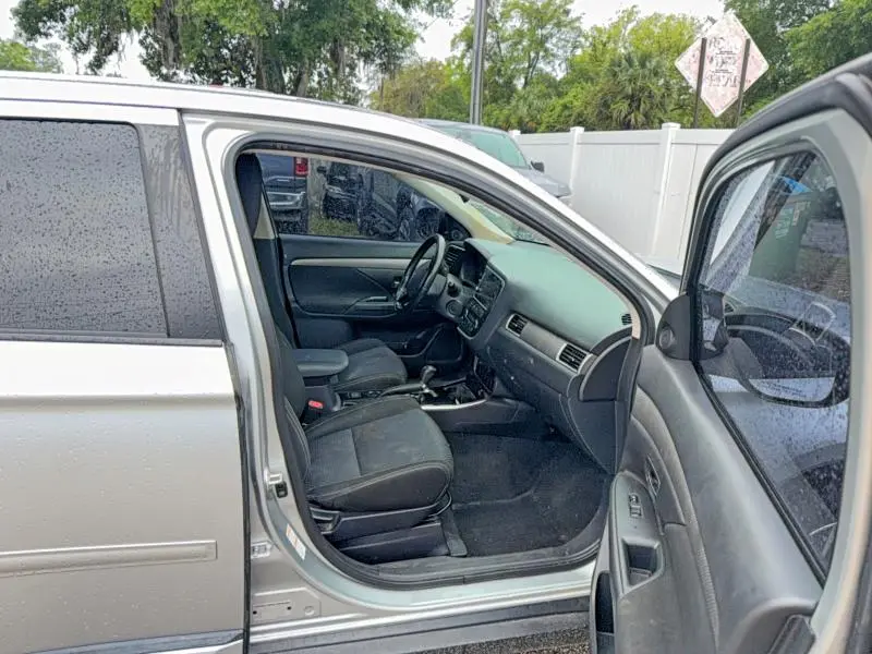 2018 MITSUBISHI OUTLANDER SE  