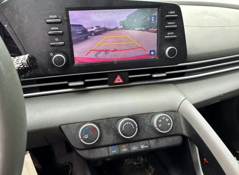 2023 HYUNDAI ELANTRA SE  