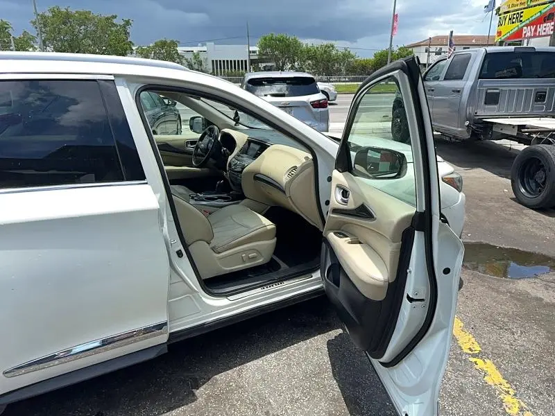 2019 INFINITI QX60 LUXE  