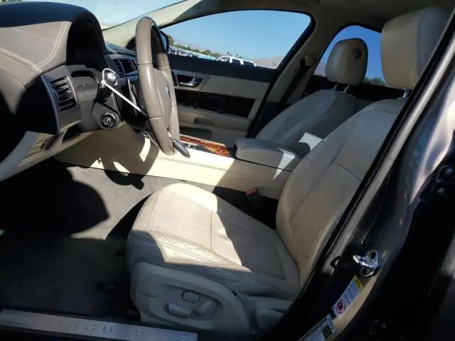 2010 JAGUAR XF PREMIUM  