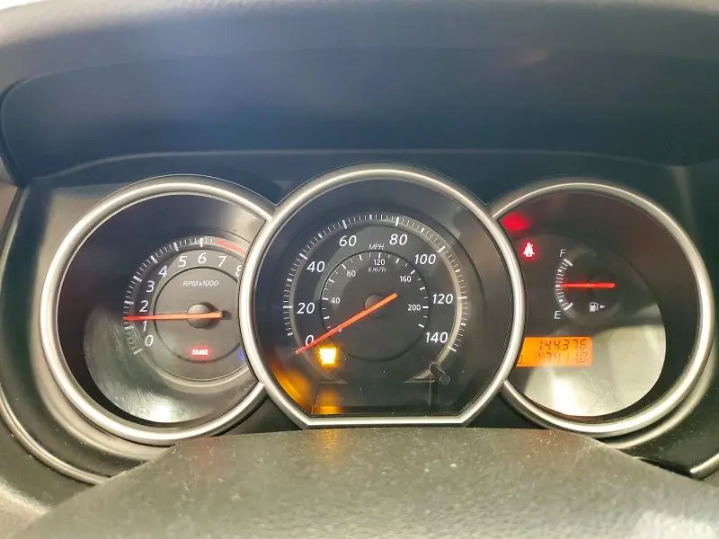 2011 NISSAN VERSA 1.8 S  