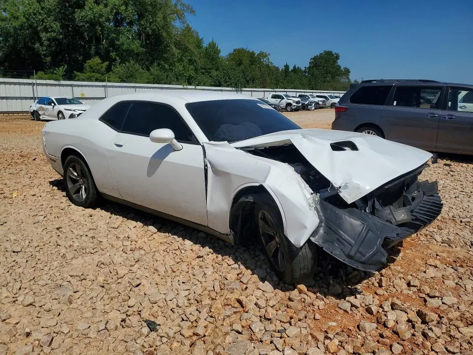 2015 DODGE CHALLENGER SXT  