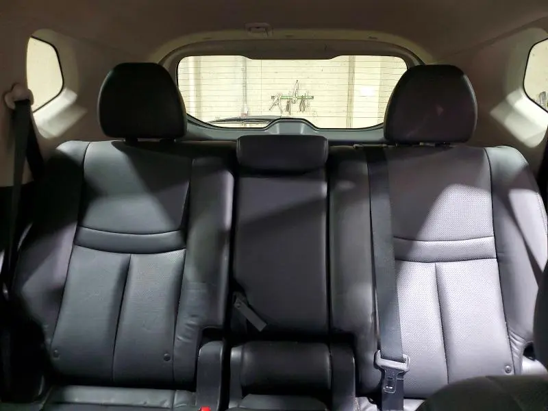 2015 NISSAN ROGUE SL  