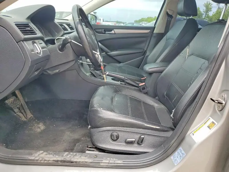 2014 VOLKSWAGEN PASSAT SE  