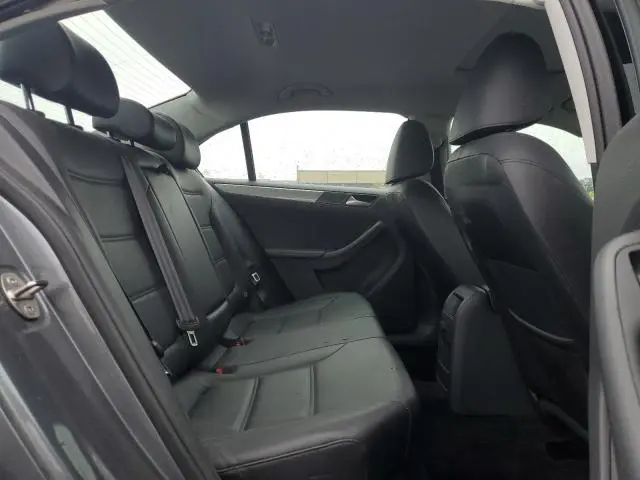 2017 VOLKSWAGEN JETTA SE  