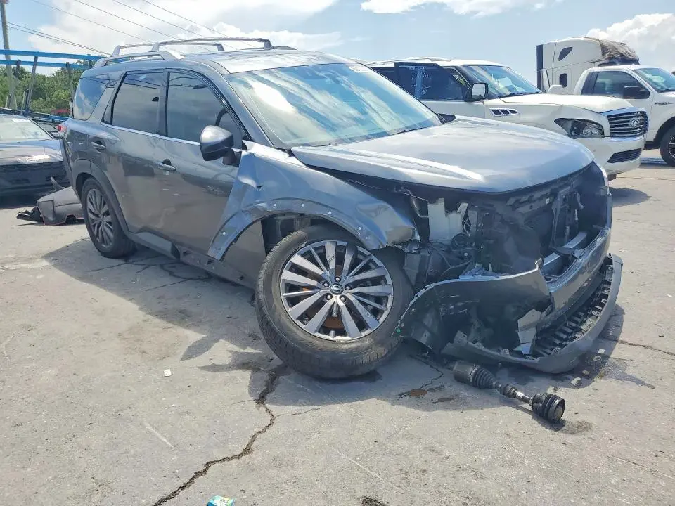 2024 NISSAN PATHFINDER SL  