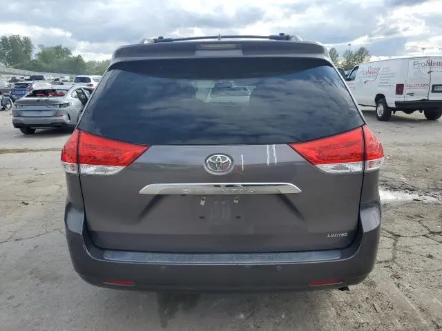 2011 TOYOTA SIENNA XLE  