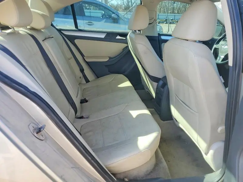 2014 VOLKSWAGEN JETTA SE  