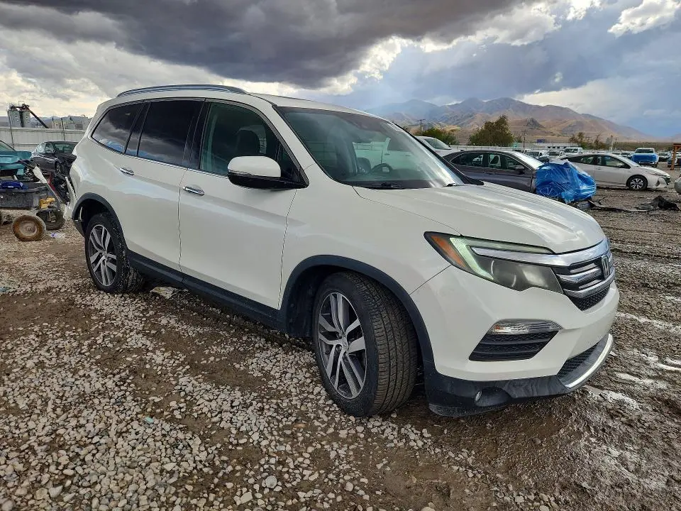 2017 HONDA PILOT ELITE  