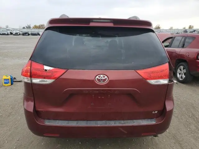 2012 TOYOTA SIENNA LE  
