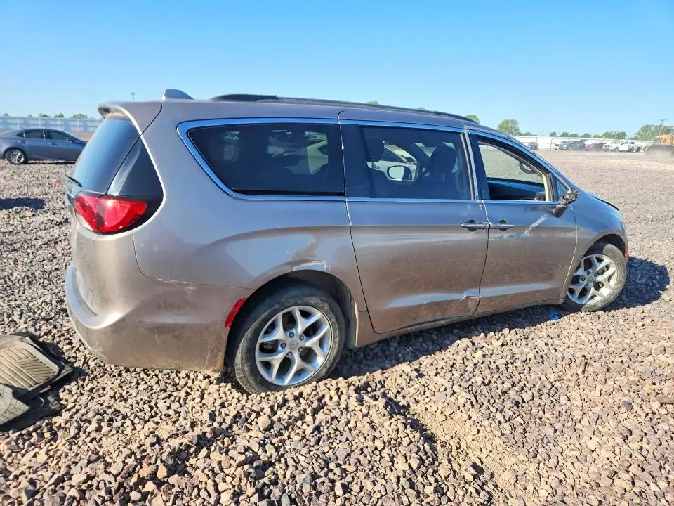 2017 CHRYSLER PACIFICA TOURING L  