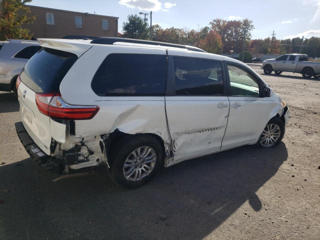 2016 TOYOTA SIENNA XLE